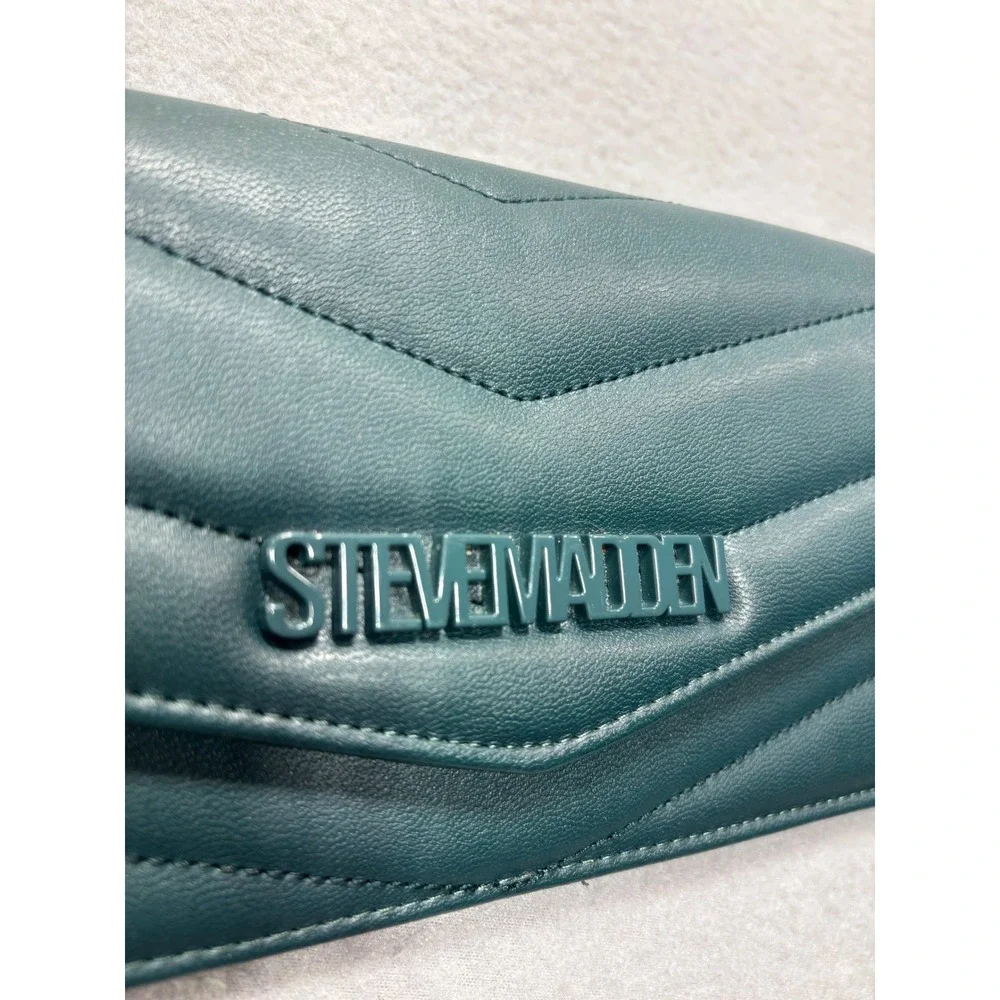 Steve Madden Wallet Chevron Quilted Teal Faux Leather Magnetic Snap Logo‎ Clutch